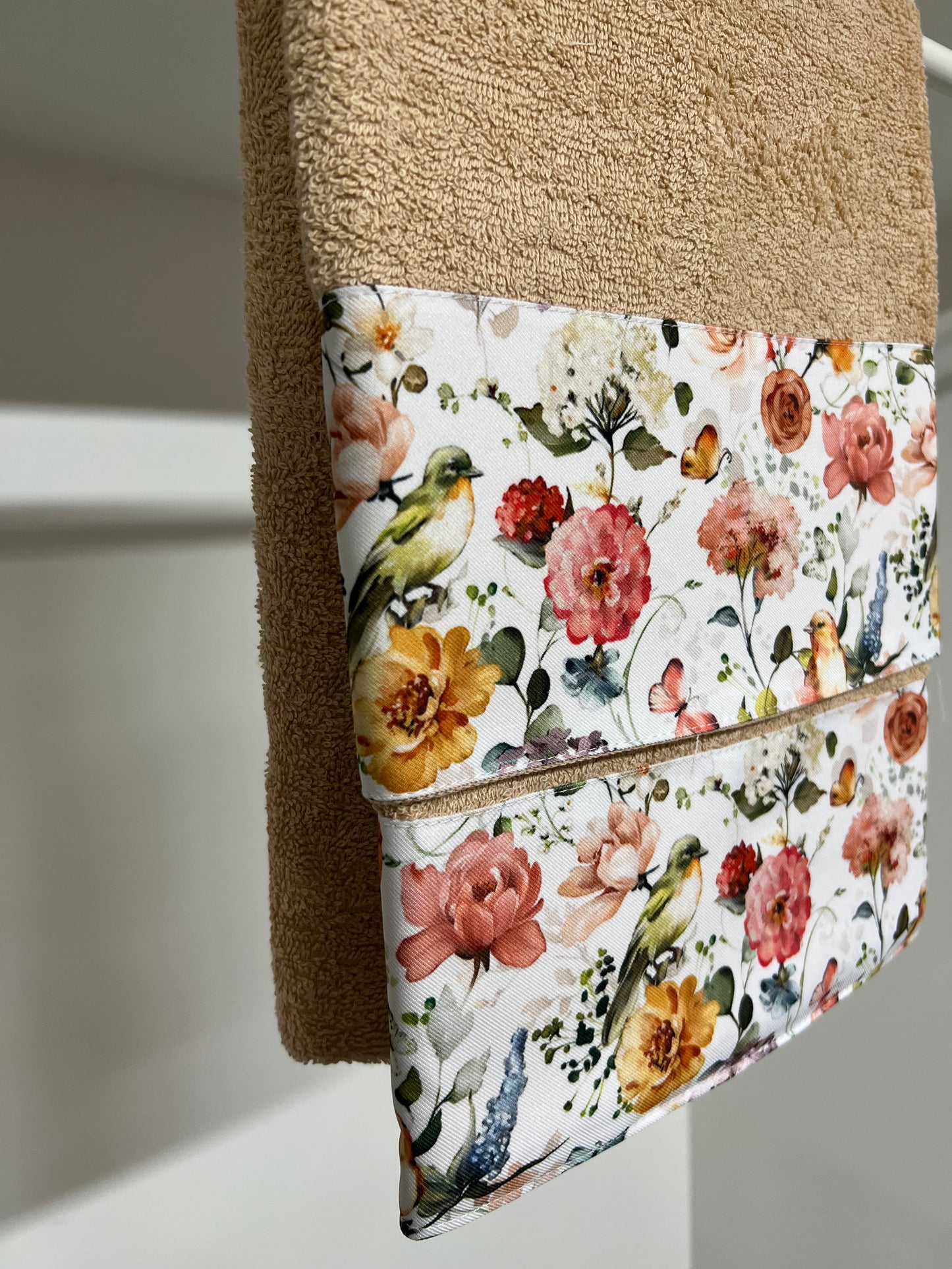 Serviette de Bain 1+1 avec Bordure en Impression Digitale Florale 06 Taupe