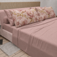 Lenzuola in Cotone, Completo Letto con Federe in Stampa Digitale Petalo 13 Cipria Chiaro.