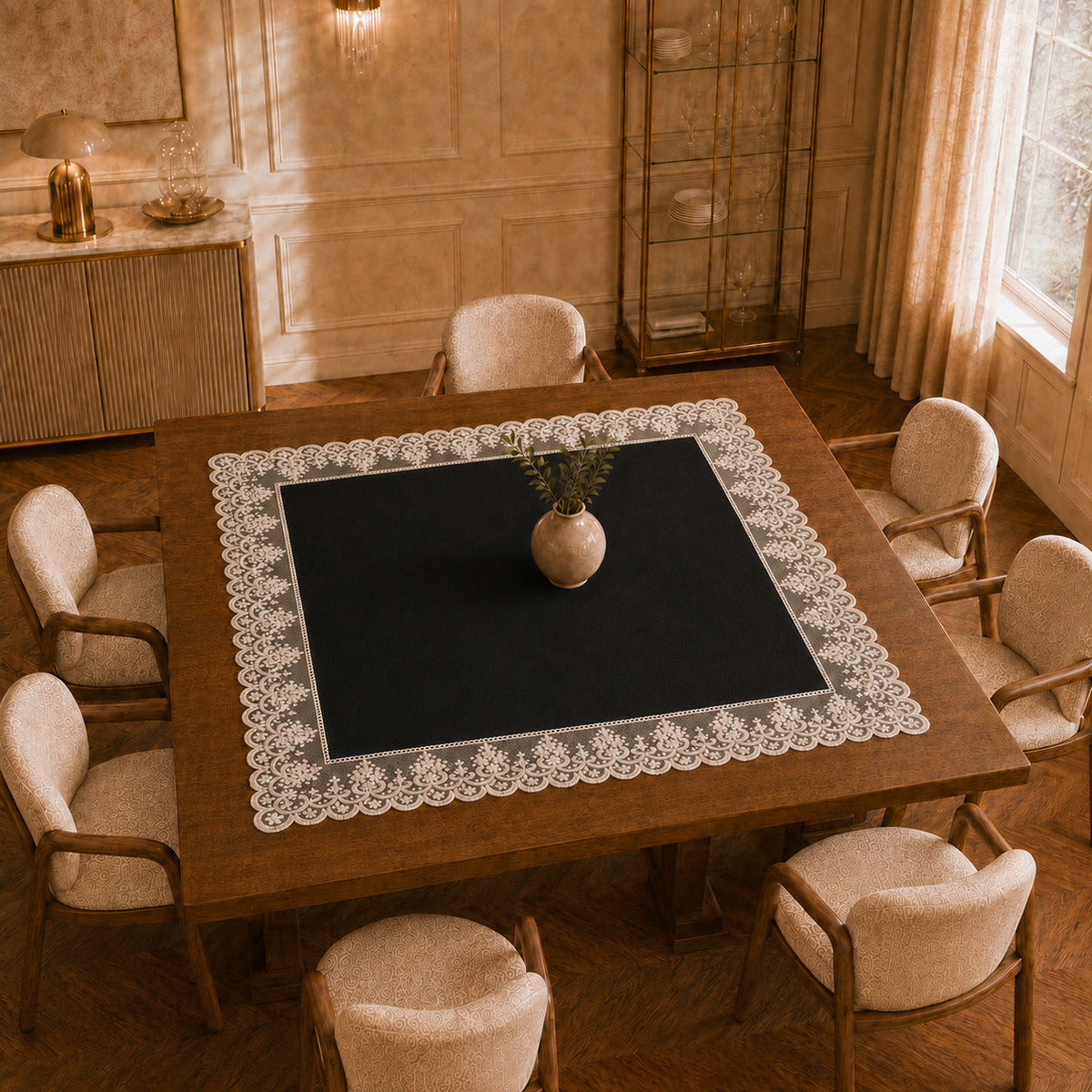 Centrotavola effetto velluto Nero con Pizzo Rebrodé bianco, 90 × 90 cm — vista dall’alto