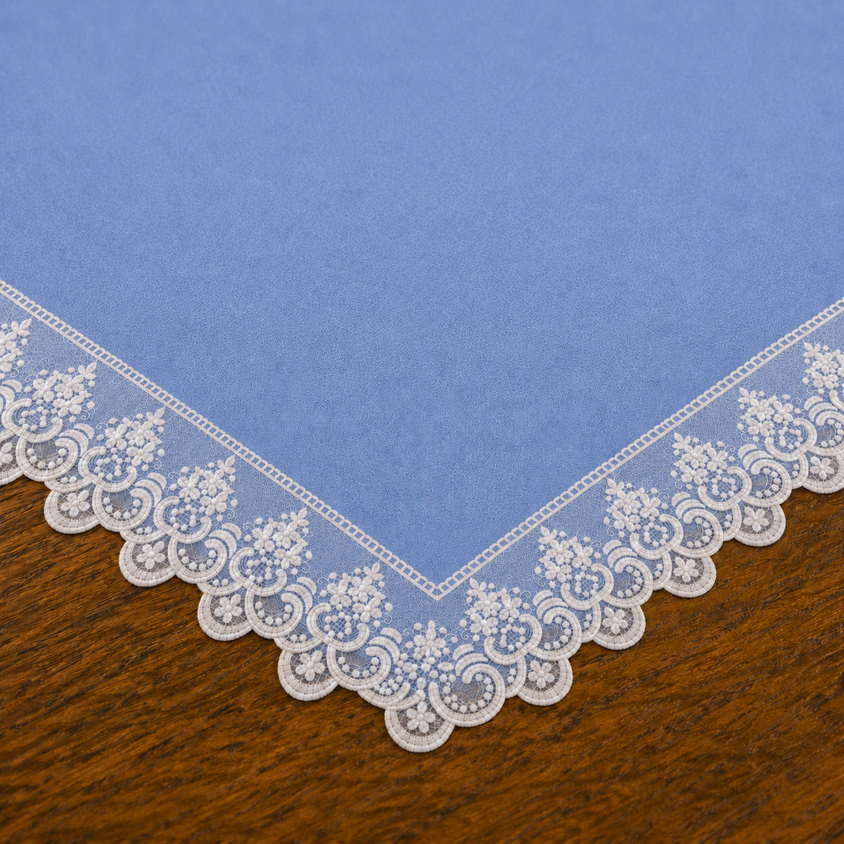 Centrotavola effetto velluto Carta da Zucchero con Pizzo Rebrodé bianco, 90 × 90 cm — dettaglio tessuto e finiture