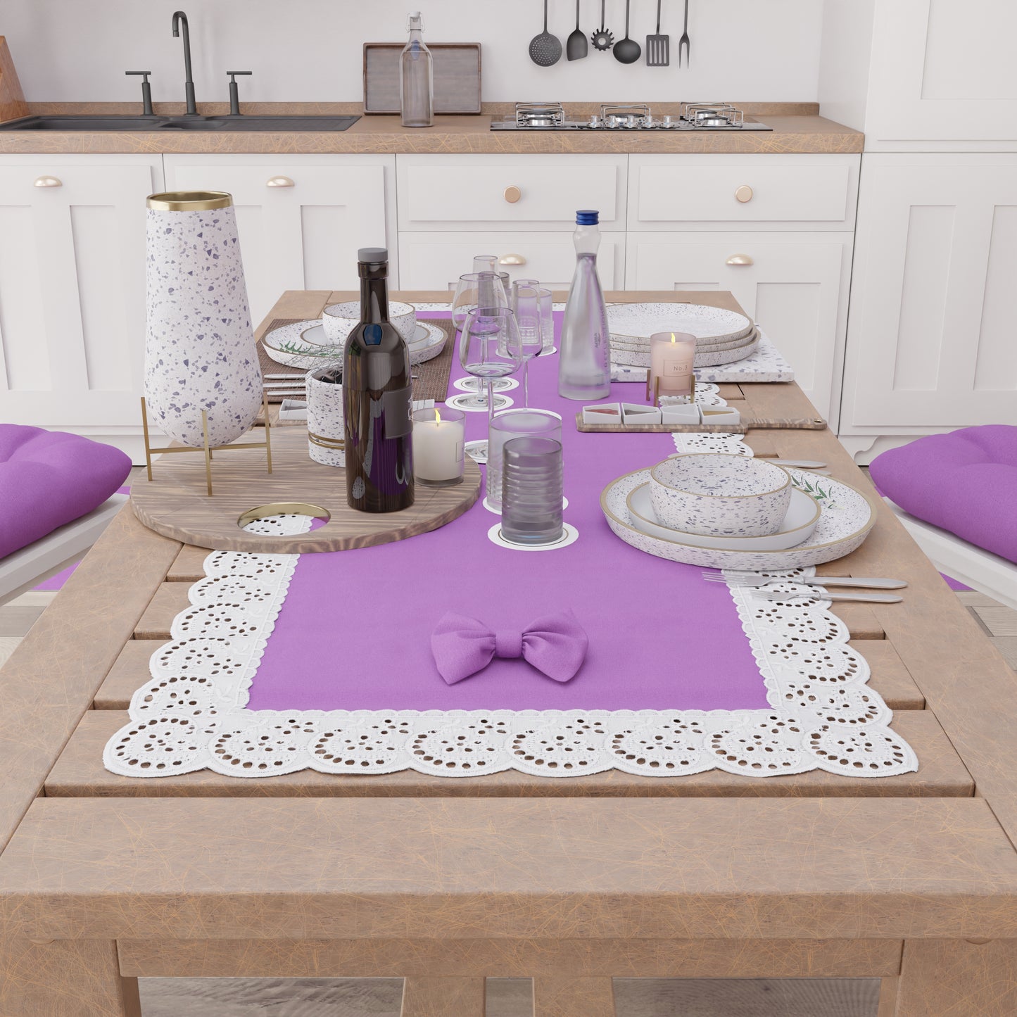 Chemin de table élégant Shabby Chic avec dentelle et nœuds lilas