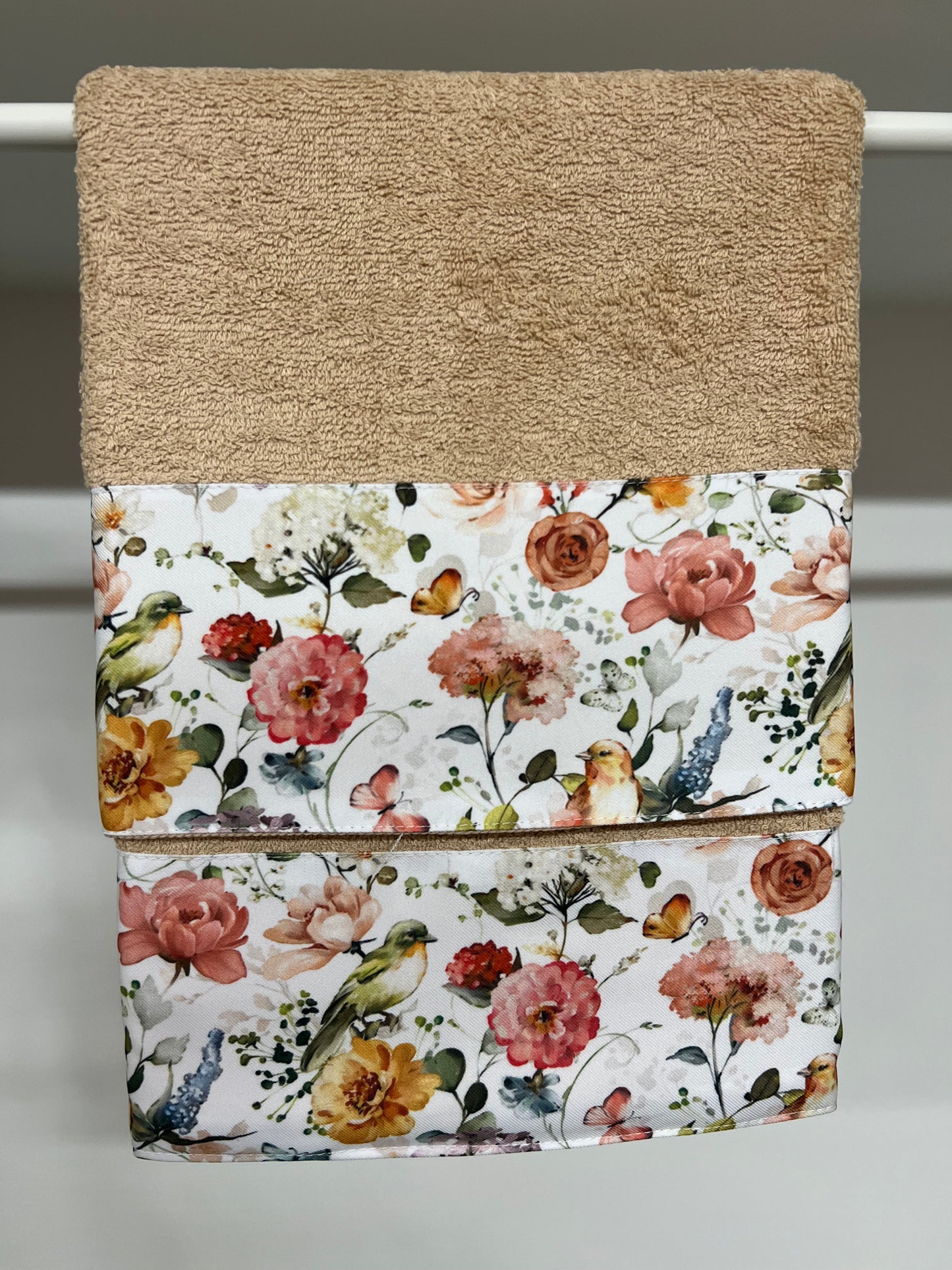 Serviette de Bain 1+1 avec Bordure en Impression Digitale Florale 06 Taupe