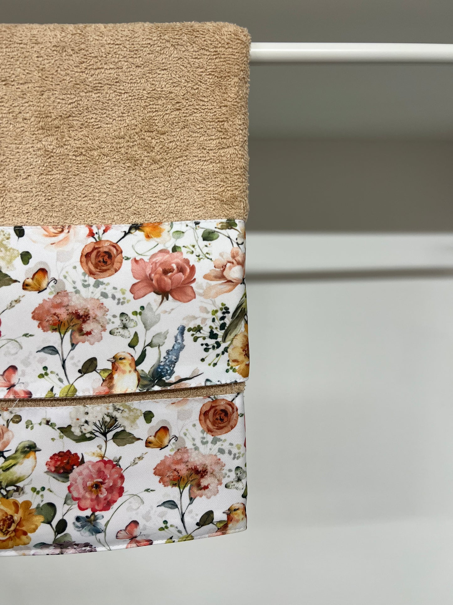 Serviette de Bain 1+1 avec Bordure en Impression Digitale Florale 06 Taupe