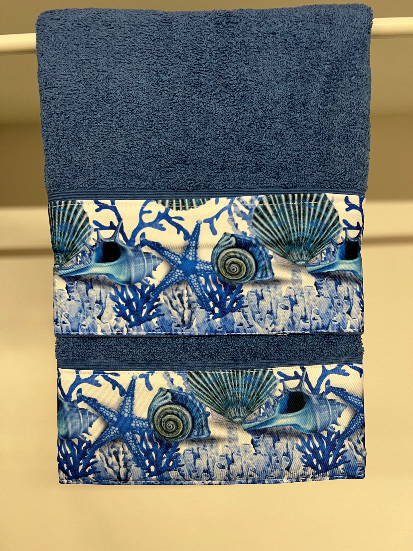 Serviette de bain 1+1 avec bordure en impression numérique Corail