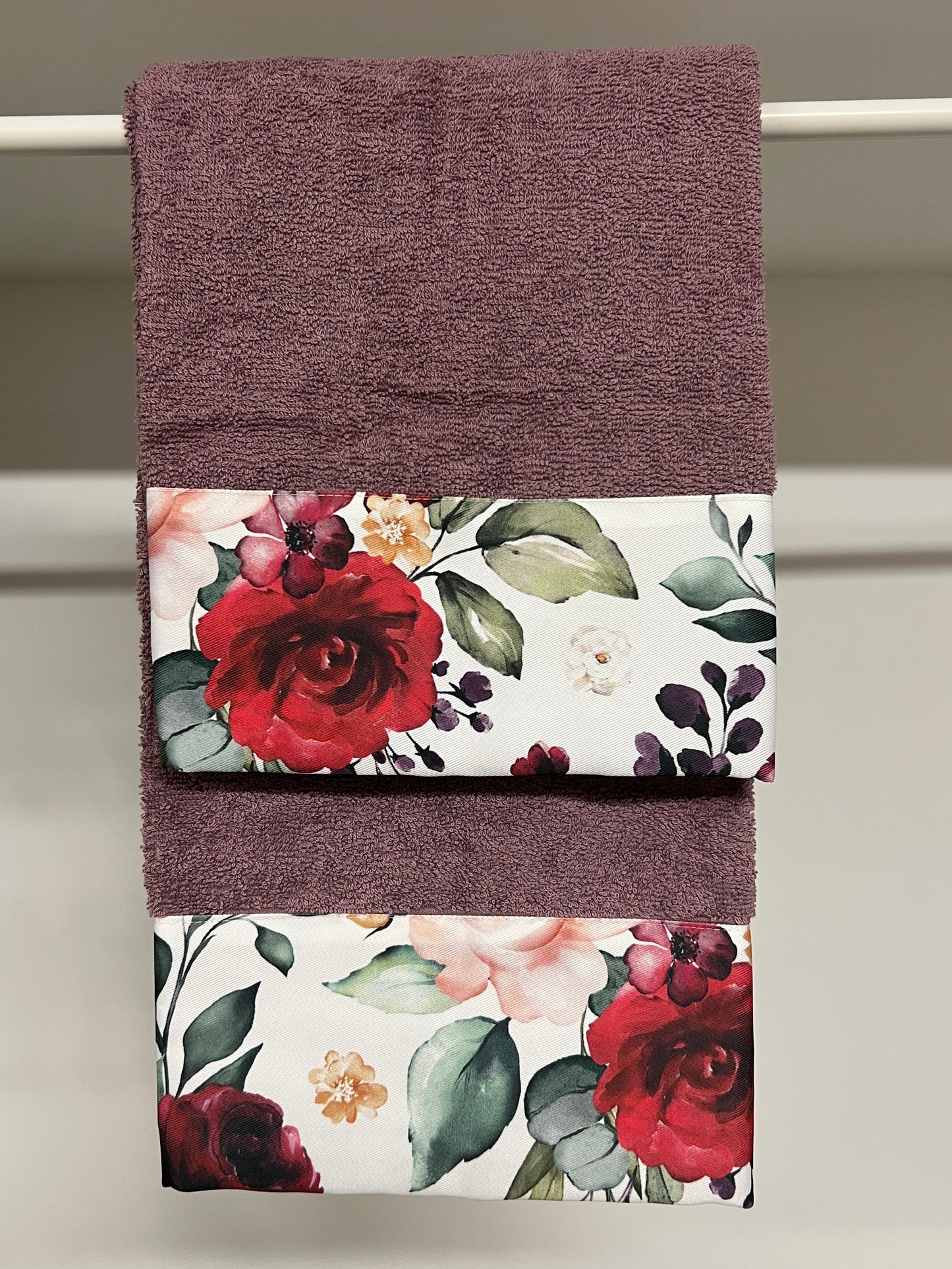 Serviette de Bain 1+1 avec Bordure en Impression Digitale Florale 07 Prune Maxi