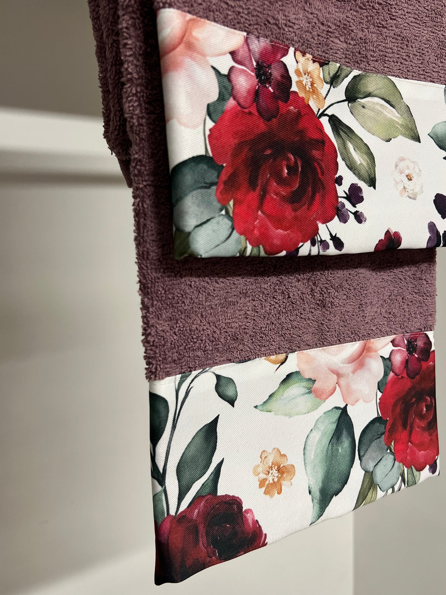 Serviette de Bain 1+1 avec Bordure en Impression Digitale Florale 07 Prune Maxi