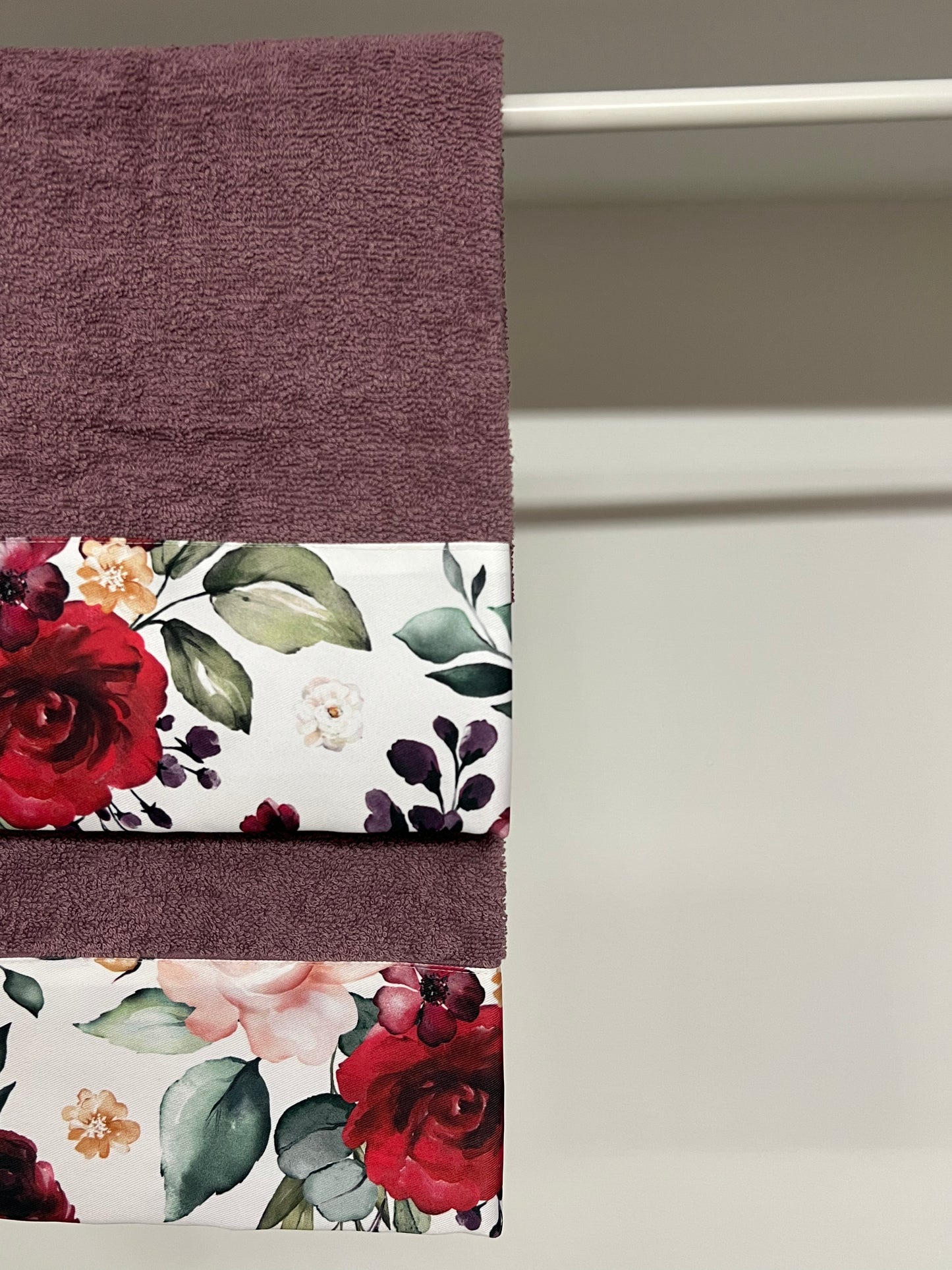 Serviette de Bain 1+1 avec Bordure en Impression Digitale Florale 07 Prune Maxi
