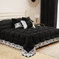 Couette d'hiver en velours doux et chaud avec volant et dentelle rebrodée noire par Sissy