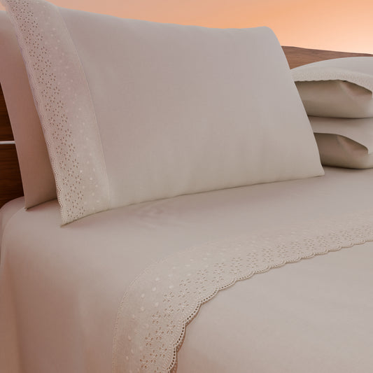 Draps doubles en pur coton percale avec volant en dentelle de San Gallo - Crème