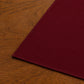 Runner da tavola effetto velluto Bordeaux, 55 × 150 cm — dettaglio tessuto e finiture