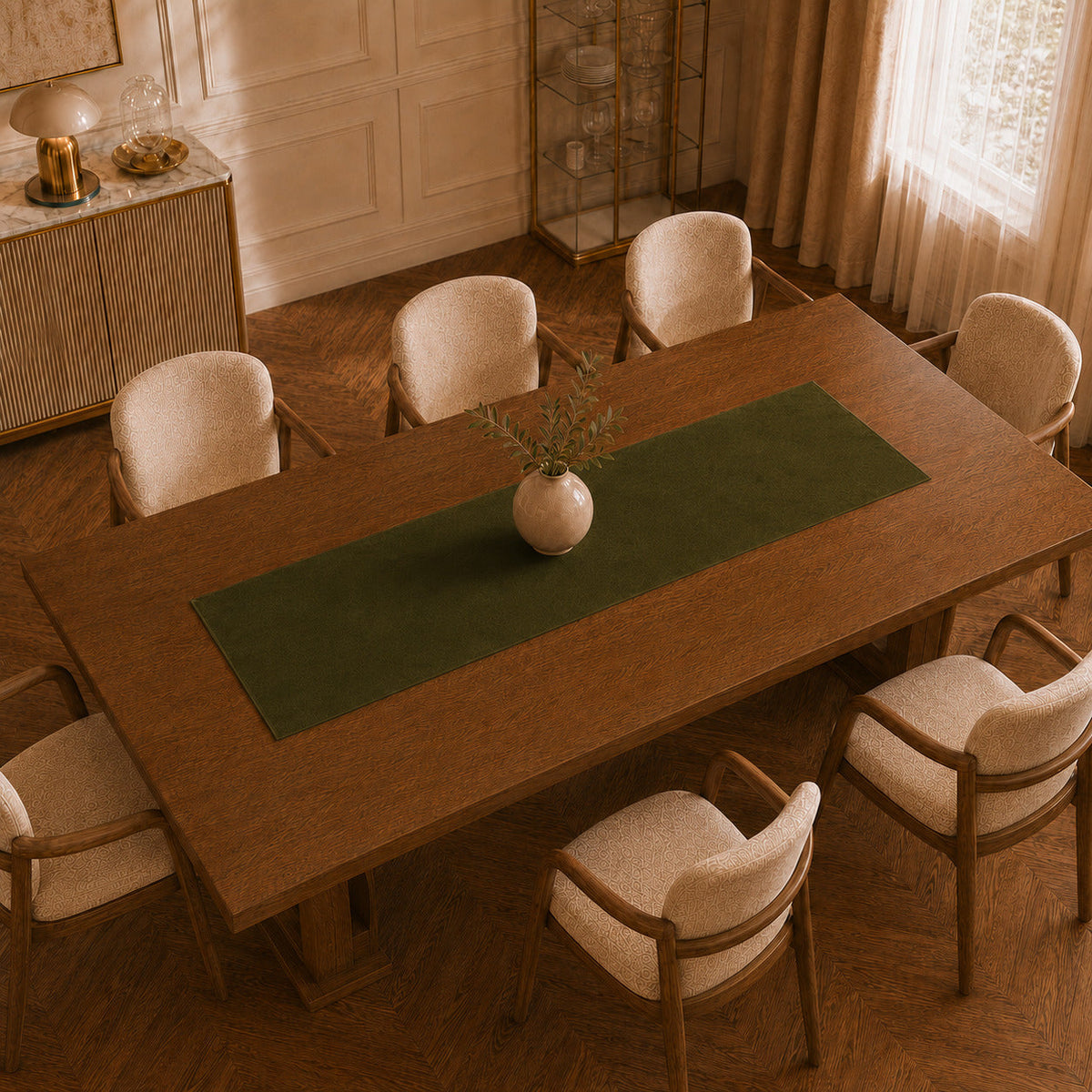 Runner da tavola effetto velluto Verde Oliva, 55 × 150 cm — vista dall’alto