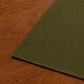 Runner da tavola effetto velluto Verde Oliva, 55 × 150 cm — dettaglio tessuto e finiture