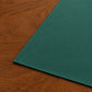 Runner da tavola effetto velluto Smeraldo, 55 × 150 cm — dettaglio tessuto e finiture