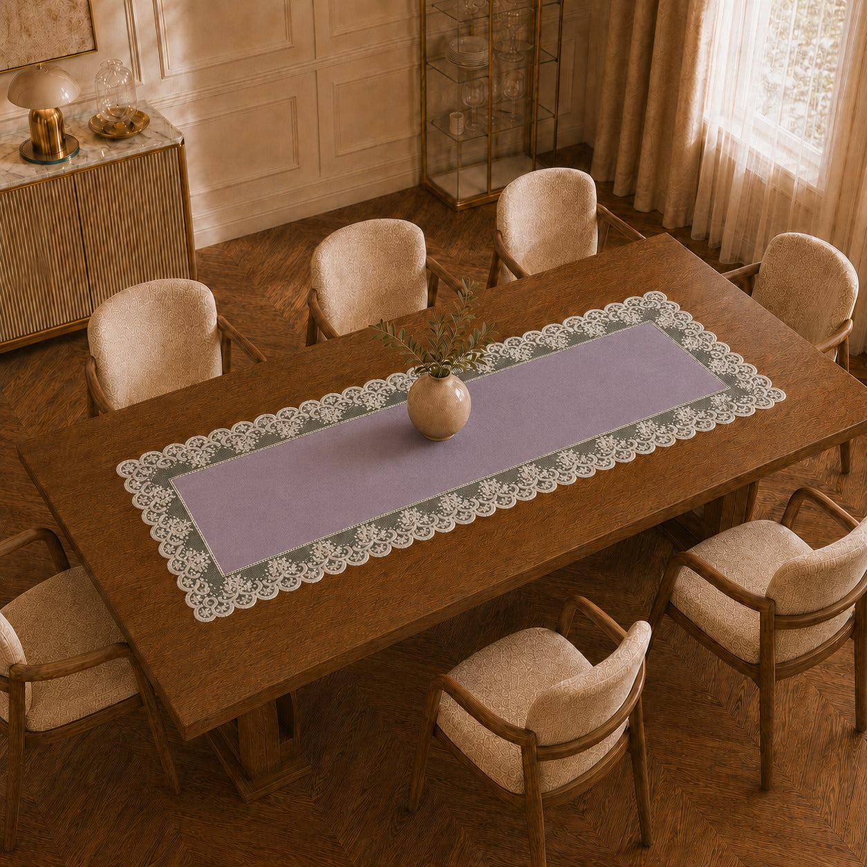 Runner da tavola effetto velluto Lilla con Pizzo Rebrodé bianco, 55 × 150 cm — vista dall’alto