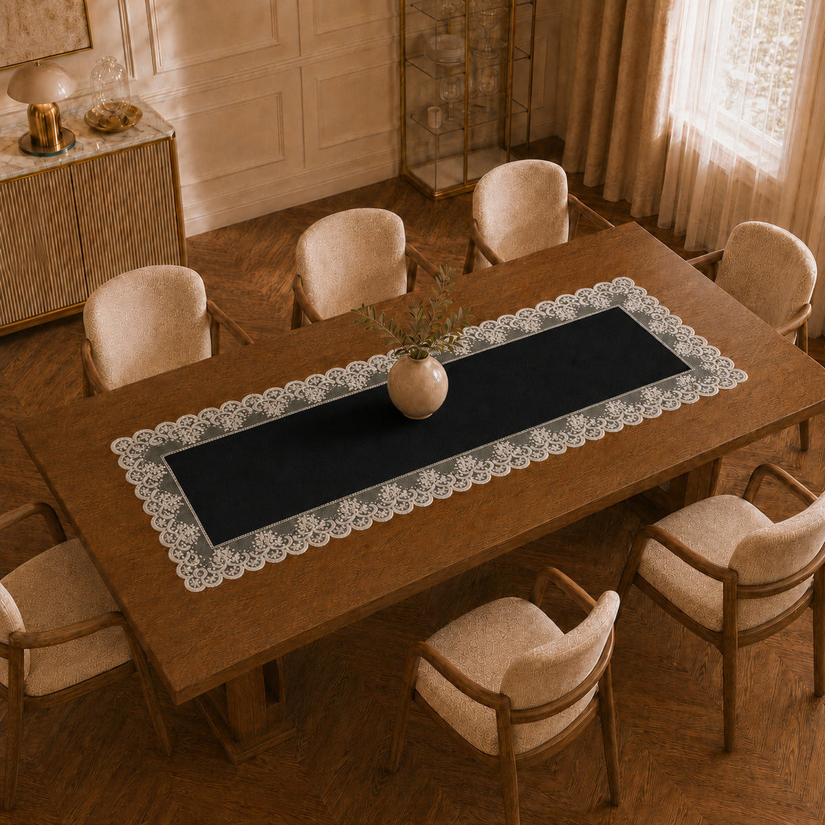 Runner da tavola effetto velluto Nero con Pizzo Rebrodé bianco, 55 × 150 cm — vista dall’alto