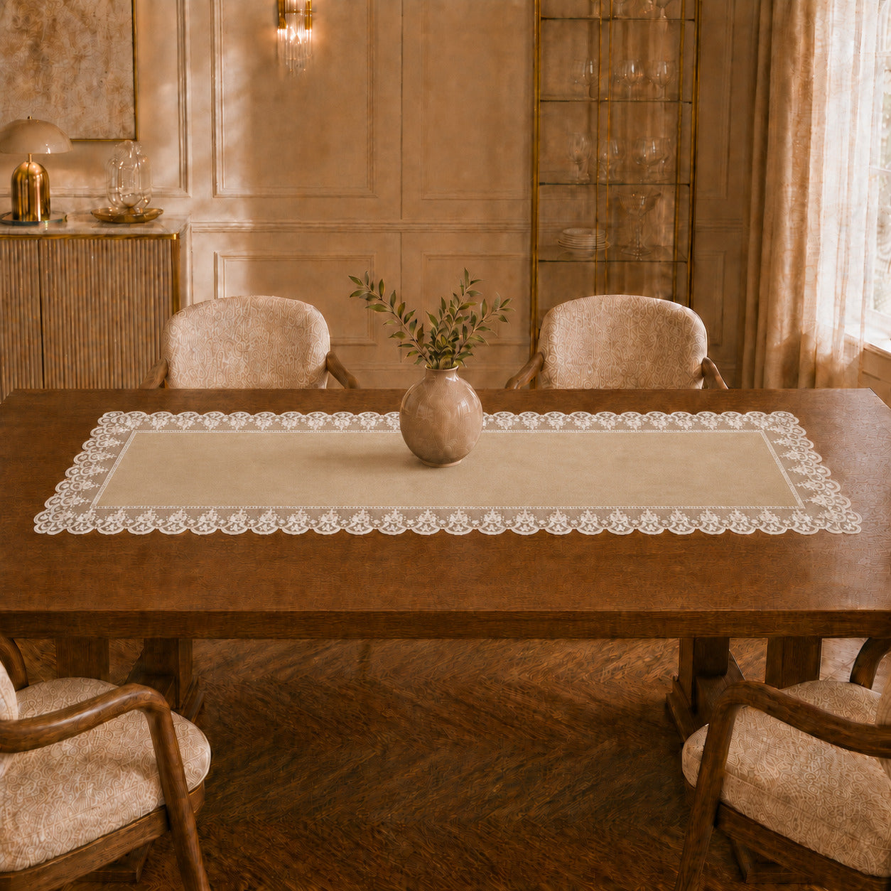 Runner da tavola effetto velluto Panna con Pizzo Rebrodé bianco, 55 × 150 cm — vista ambientata