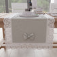 Runner da Tavolo Elegante Shabby Chic con Pizzo e Fiocchi Grigio Chiaro