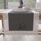 Runner da Tavolo Elegante Shabby Chic con Pizzo e Fiocchi Grigio Scuro