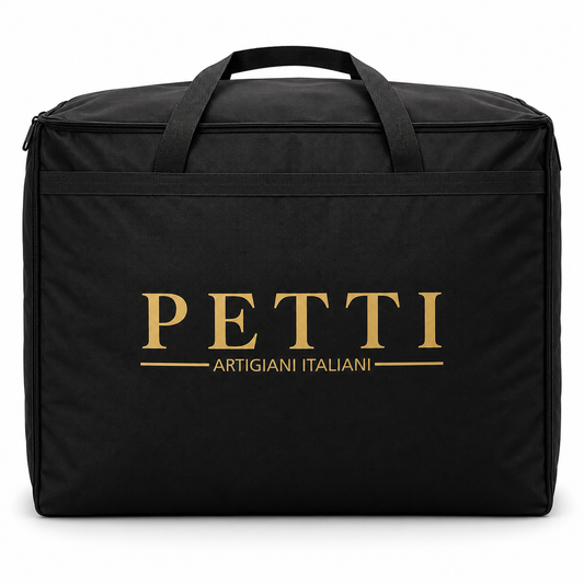Custodia PETTI su fondo bianco, vista frontale nera con logo dorato PETTI