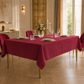 Tovaglia effetto velluto tinta unita Bordeaux PETTI ambientata con sedie coordinate